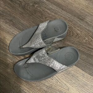 Fitflop Metallic Silver Grey Flip Flop Sandals Size 5